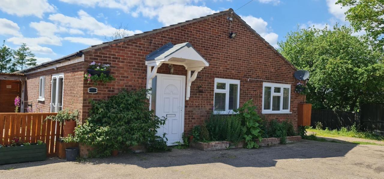Sherwood Bungalow 3 Bedroom Entire Property Boston Exterior foto